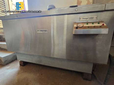 Picoleteira m�quina de picol�s Sorvegel 1000  R. Camargo com torre de resfriamento