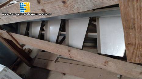 Descascadora e classificadora de camar�o e frutos do mar