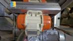 Rosca alimentadora transportadora helicoidal inclinada com silo receptor em inox Maqinox