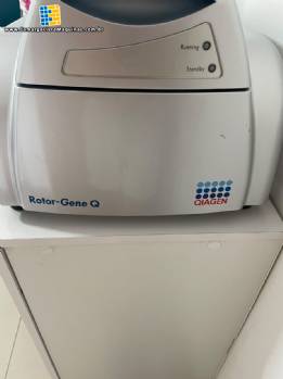 Termociclador de PCR em tempo real para exames de biologia molecular QIAGEN