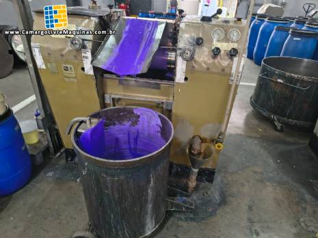 Moinho tri cilindro refinador de rolos OLIVER + BATLLE para tintas vernizes pigmentos 150 litros
