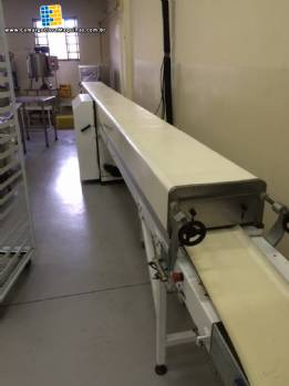 T�nel de resfriamento para chocolate com cobrideira Pir�g