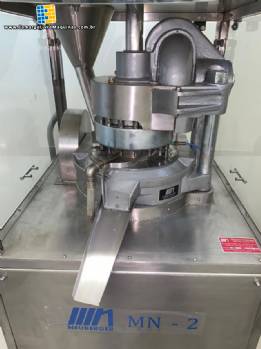 Compressora de comprimido 16 pun��es Neuberger