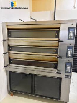 Forno de lastro 3 c�maras com sistema de vapor 12 assadeiras 60 cm x 70 cm Ramanhos