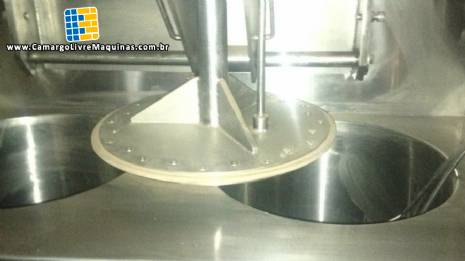 Prensa para extra��o de ess�ncias vegetais