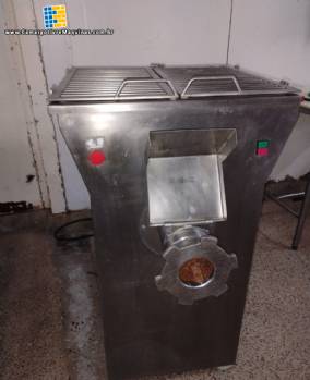 Moedor de carnes com boca 106 mm 20 CV at� 2 tonelada por hora SOPAMA