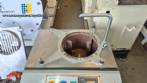 Temperadeira em inox para chocolate com mesa vibrat�ria 100 kg / h Hebleimar