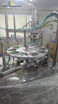 Envasadora rotativa com tampadora seladora para copos potes Mirainox para produtos pastosos densos
