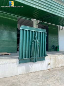 Plataformas em a�o para docas de carregamento