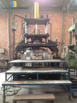 Injetora de alum�nio baixa press�o DJ Fornos