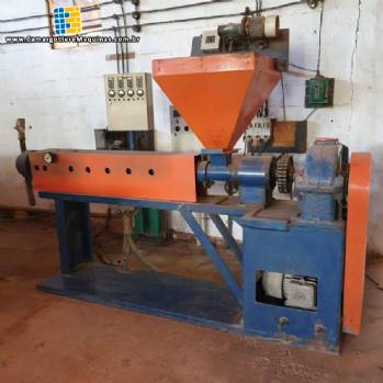 Extrusora para reciclagem para PEB e PEA com rosca de 90 mm