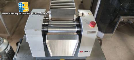 Tri cilindro refinador de rolos equipamento laboratrio de bancada Exakt