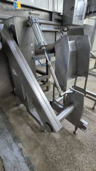 Elevador hidráulico basculante para carrinhos de carne massas para alimentação de moedores e misturadores Simetria MECH MMF 130 Elevador hidráulico basculante para carrinhos de carne massas para alimentação de moedores e misturadores Simetria MECH MMF 130