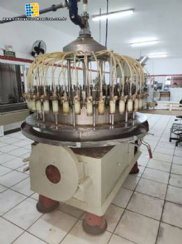 Envasadora enchedora rotativa com 48 bicos Envasadora enchedora rotativa com 48 bicos